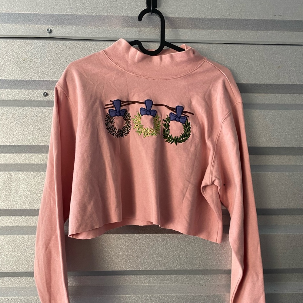Cropped wreath turtle neck